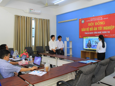 Khoa Công nghệ: Tổ chức bảo vệ đồ án tốt nghiệp