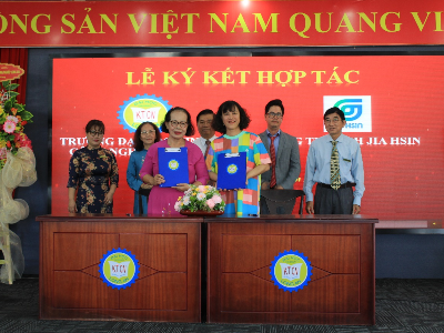 Ký kết hợp tác doanh nghiệp- hoạt động vì người học của DLA