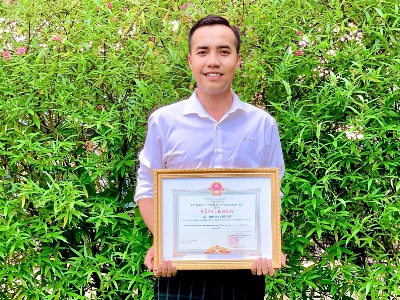 Ủy ban nhân dân tỉnh Long An khen thưởng CB-GV-NV Trường DLA có thành tích tiêu biểu trong phong trào Toàn dân bảo vệ an ninh Tổ quốc năm 2022