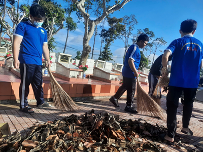 Đoàn Trường DLA: Dọn dẹp Nghĩa Trang Liệt sĩ tỉnh Long An nhân dịp kỷ niệm 79 năm Quốc khánh nước Cộng hoà xã hội chủ nghĩa Việt Nam (02-9-1945 – 02-9-2024)