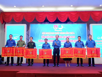 Đoàn Trường DLA - Nhận cờ thi đua “Đơn vị xuất sắc công tác đoàn và phong trào thanh thiếu nhi năm 2023”