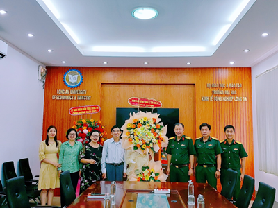 Bộ Chỉ huy quân sự tỉnh Long An đến thăm và chúc mừng thầy cô DLA nhân Ngày Nhà giáo Việt Nam 20-11