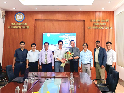 Khoa Công nghệ DLA gặp gỡ PGS Marc Gaetano 