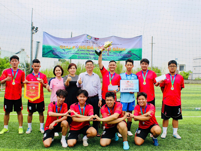 Tuổi trẻ Trường Đại học Kinh tế Công nghiệp Long An: Giải bóng đá Cúp Lê Đình “Chào mừng 50 năm ngày Giải phóng miền Nam thống nhất đất nước 30/4/1975-30/4/2025