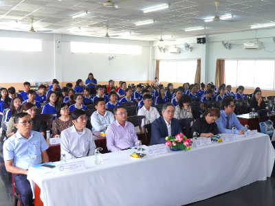 Hội thảo khoa học Thúc đẩy khu vực kinh tế tư nhân trong phát triển kinh tế và năng lượng bền vững  